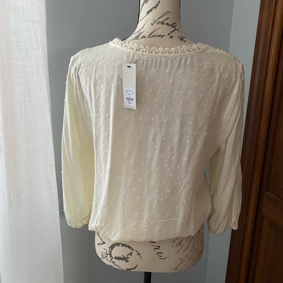 Beautiful NWT Surplice front cotton blouse. - Picture 6 of 6